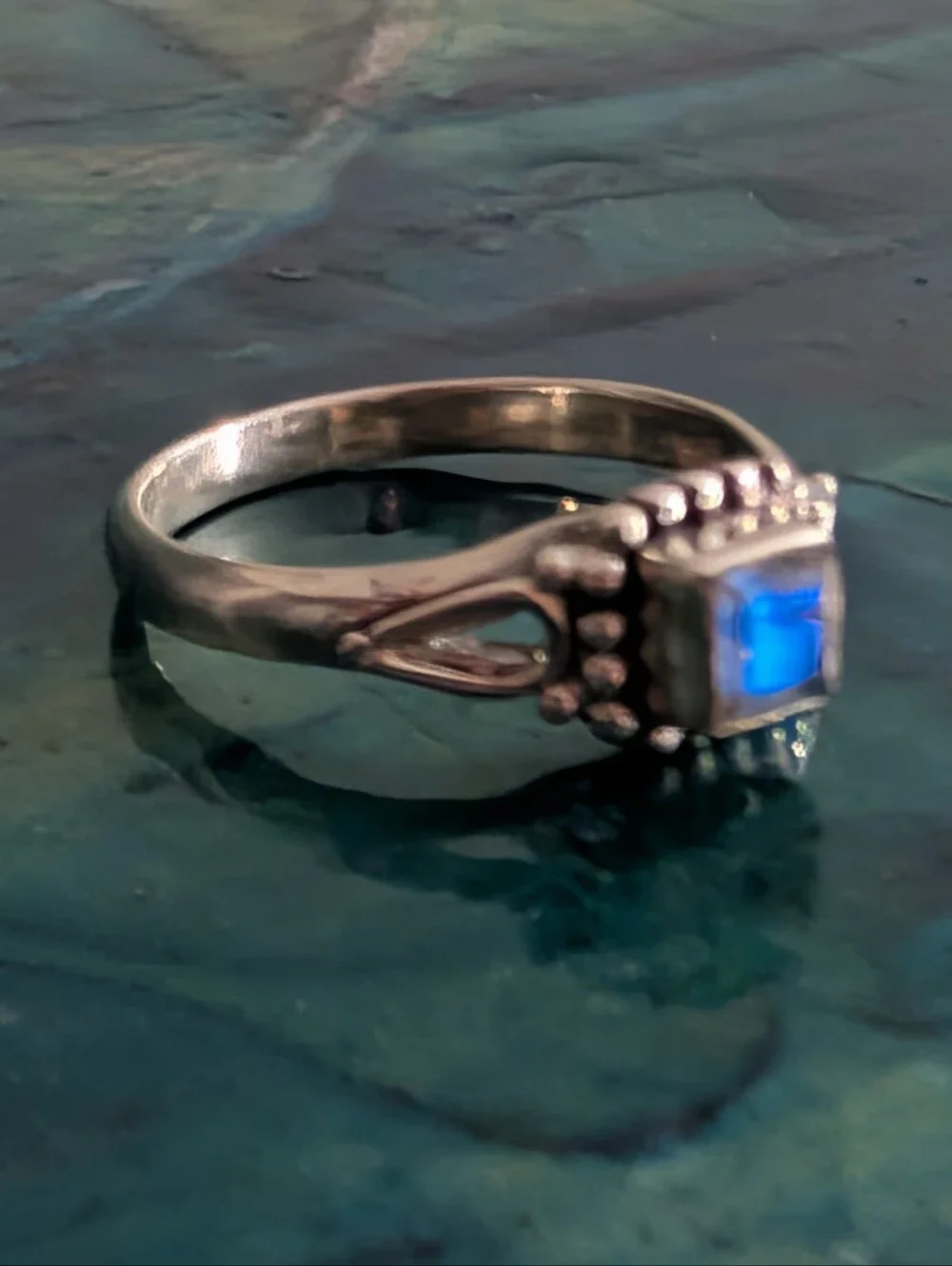 🆕 Amazing Blue Flash Sterling Silver Rainbow Moonstone Square-Cut Ring Size 6.5